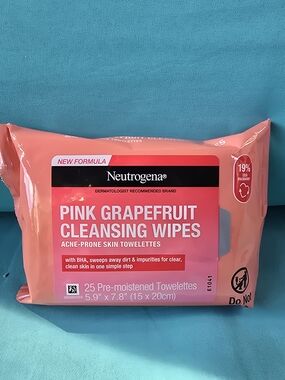 💚 Neutrogena Pink Grapefruit Cleansing Wipes - Pink Packaging